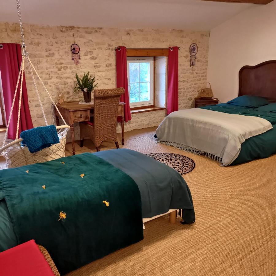 Au Clos Des Figues Hotel Chambon  Bagian luar foto